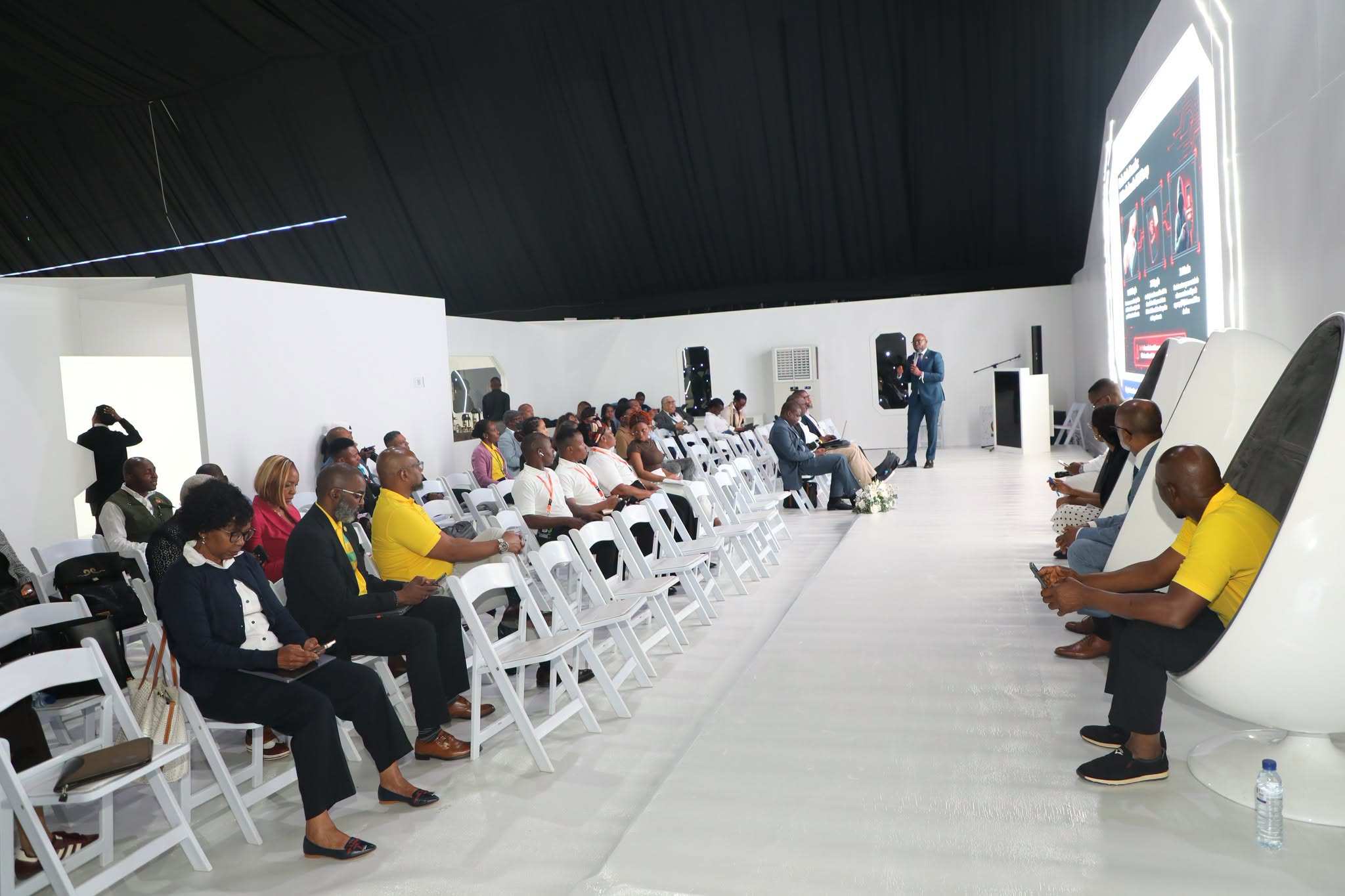 SEGURANÇA NAS TELECOMUNICAÇÕES: ACOMPANHE O DEBATE NA FACIM 2026